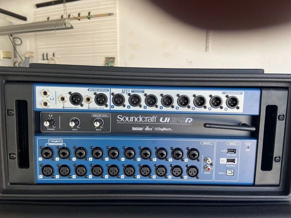 Soundcraft Ui24R 24-channel Remote-controlled Digital Mixer - Image 2